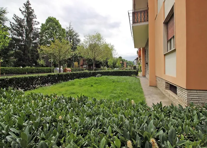 Апартаменти Schivardi Road