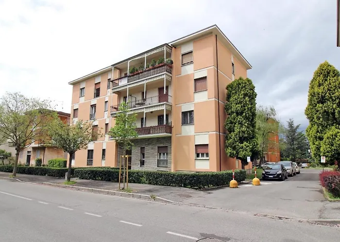 Апартаменти Schivardi Road